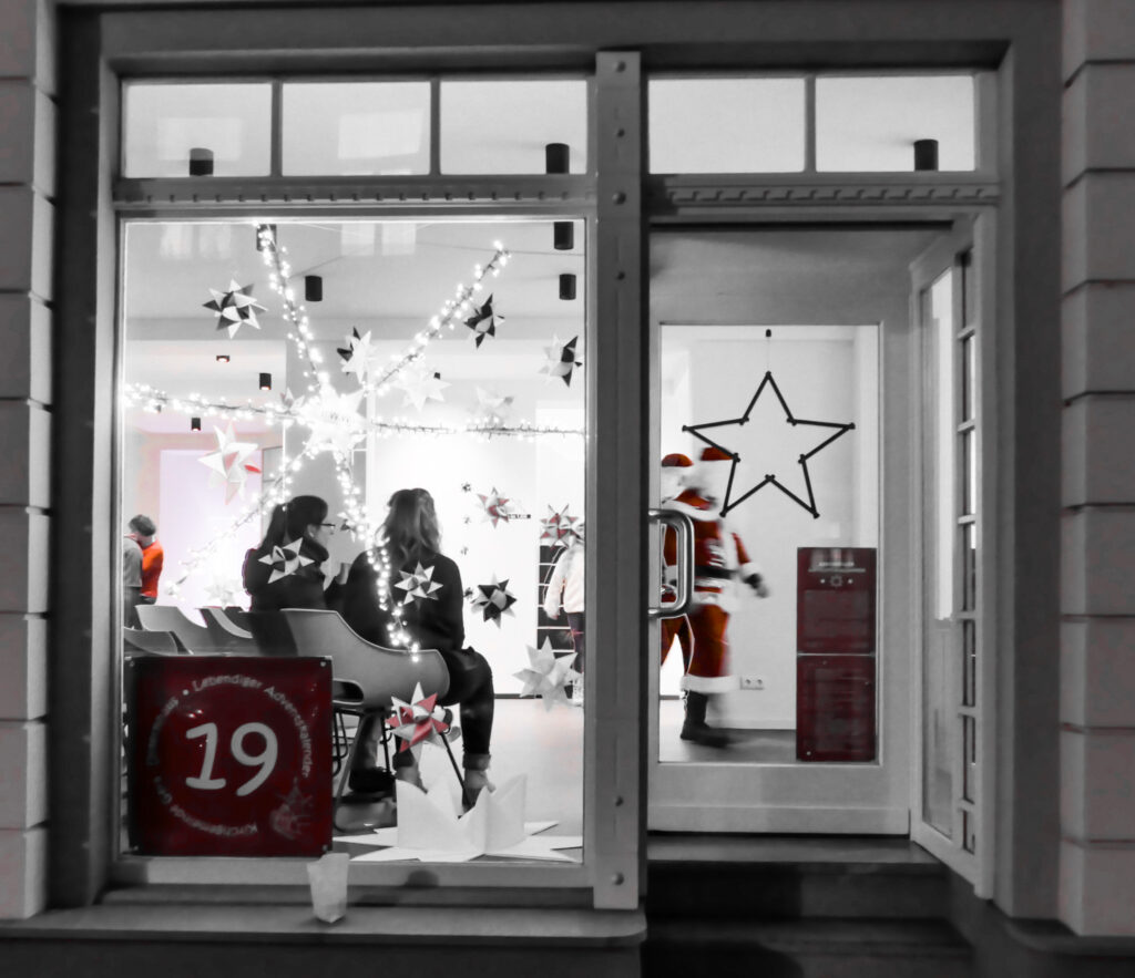 Lebendiger Adventskalender in der Untermhäuser Straße in Gera